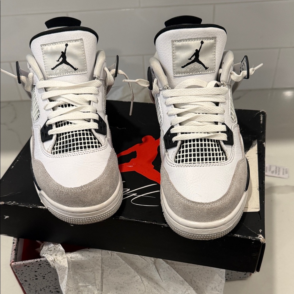 Jordan Men's White and Black Athletic Shoes